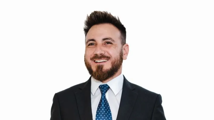 comentario.nombreCompleto