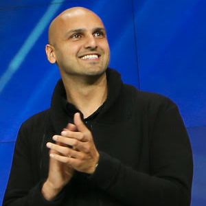 comentario.nombreCompleto